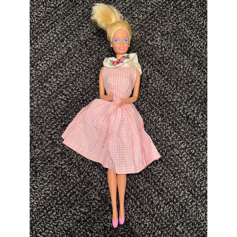 1966 Vintage Barbie Twist 'N Turn Doll Blond Doll Blue Eye